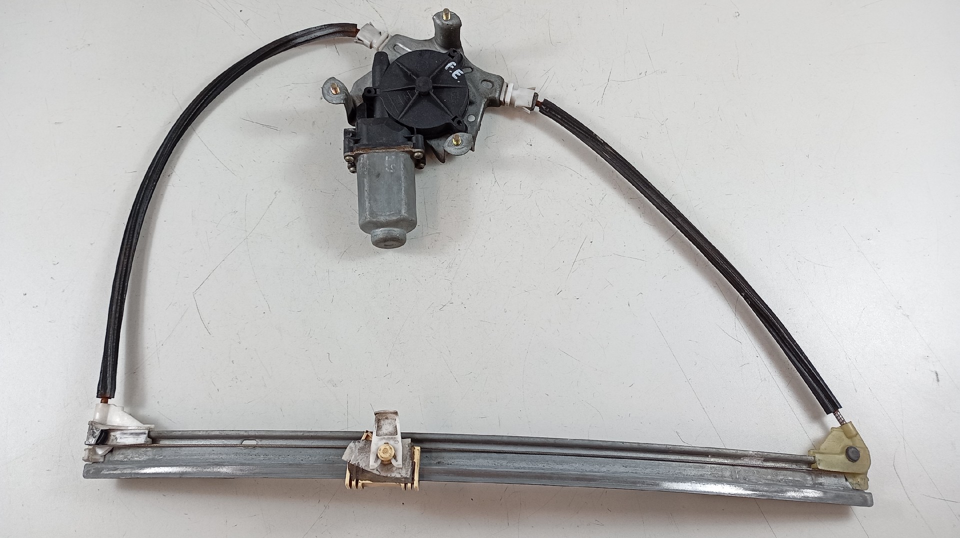 Motor Elevador Vidro Frente Esquerdo RENAULT CLIO II Caixa (SB0/1/2_) | 98 - 