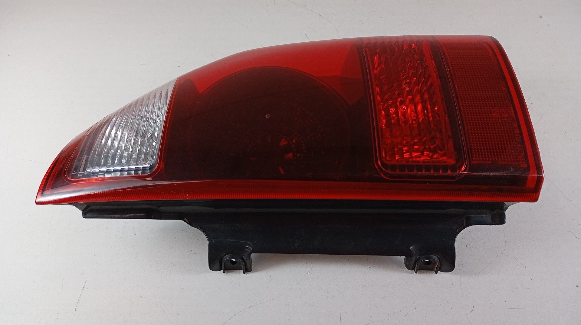 Farolim Stop Direito MITSUBISHI PAJERO / SHOGUN Imagem-3