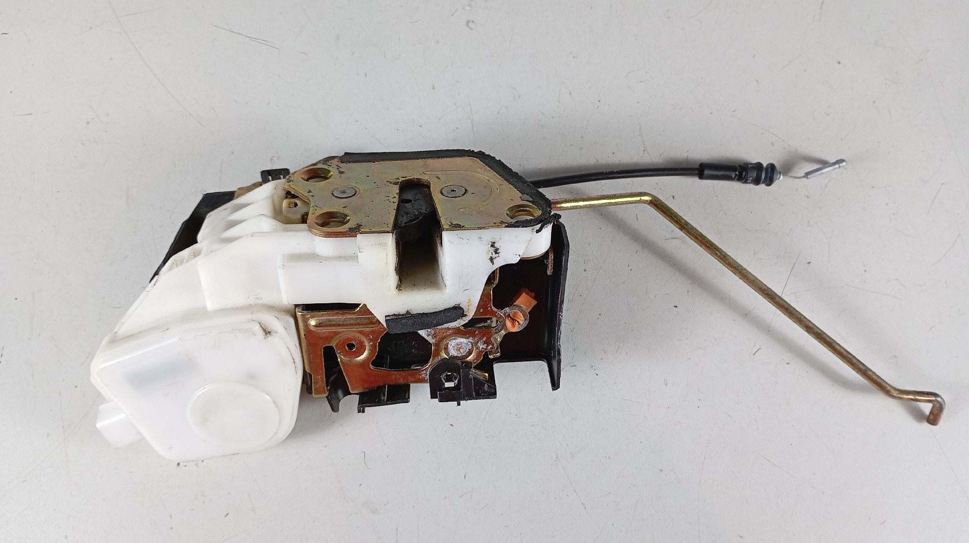 Fecho da Porta Frente Esquerda MITSUBISHI PAJERO / SHOGUN Imagem-1