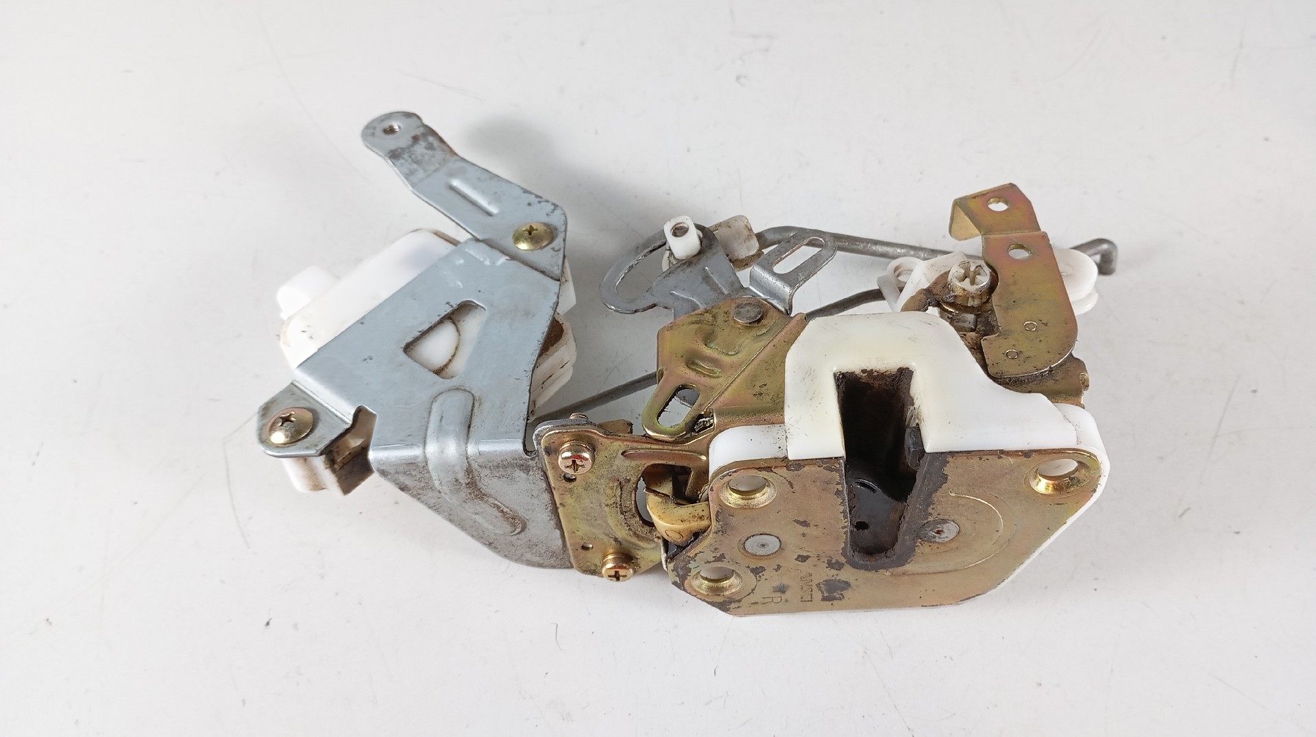 Fecho da Bagageira MITSUBISHI PAJERO / SHOGUN Imagem-1