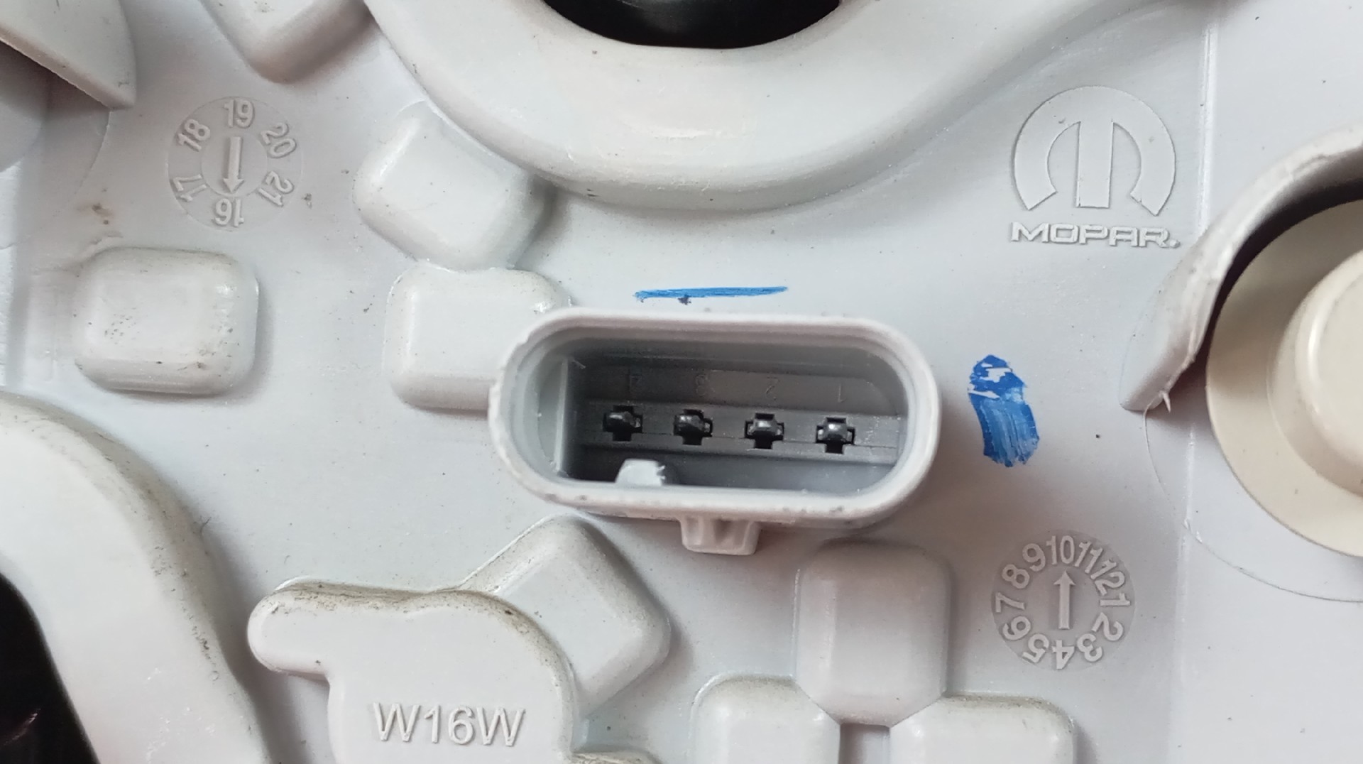 Farolim Stop Mala Direito  FIAT TIPO HATCHBACK Imagem-2