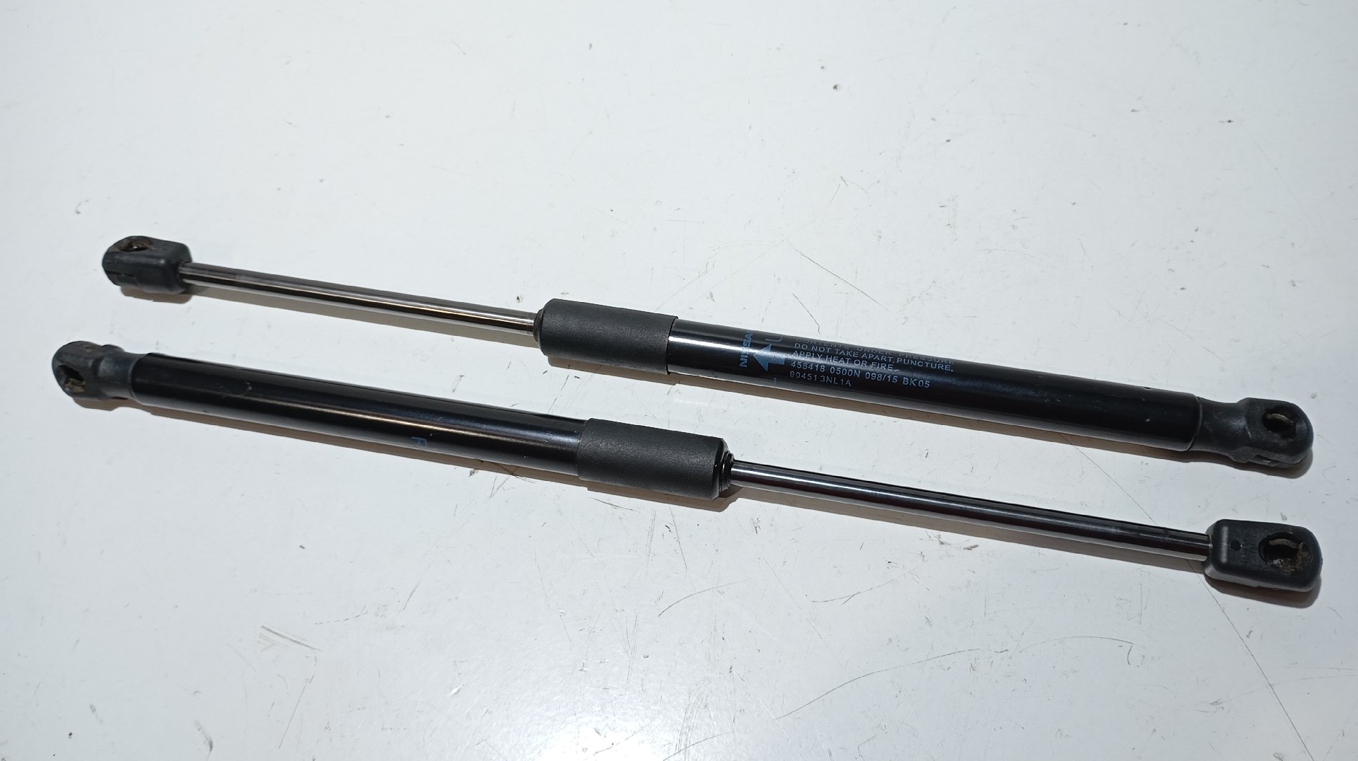 Amortecedor Bagageira NISSAN LEAF (ZE0) | 10 - 