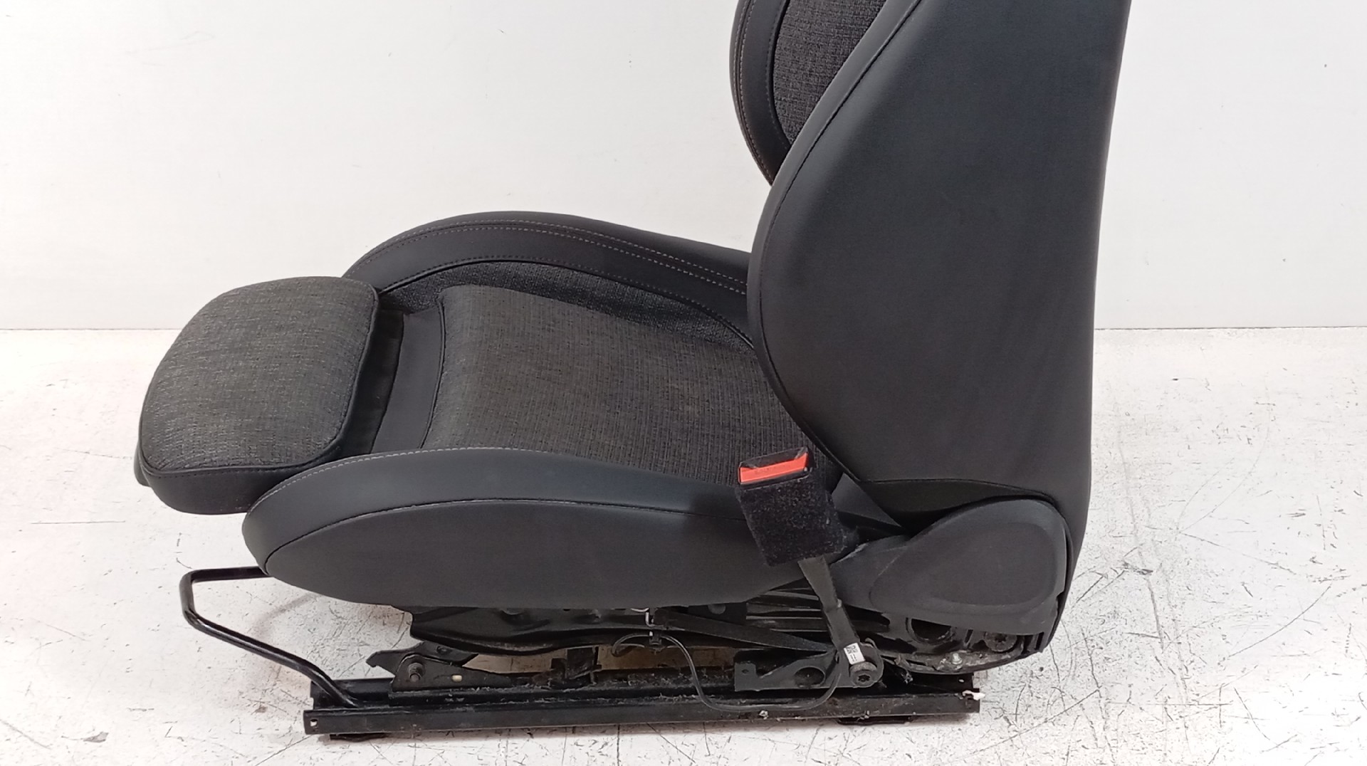 Bancos MINI COOPER SE Imagem-12