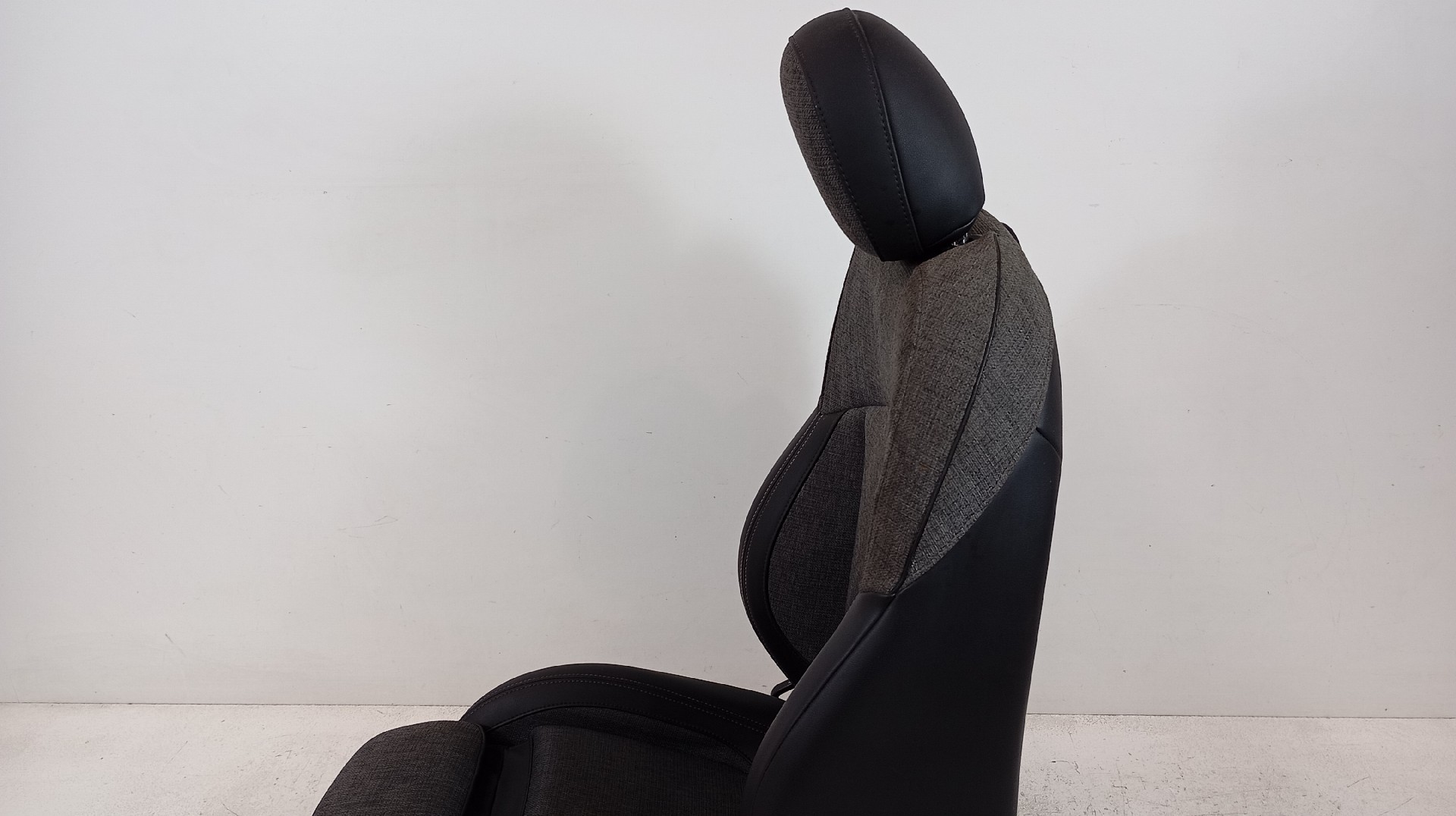 Bancos MINI COOPER SE Imagem-13