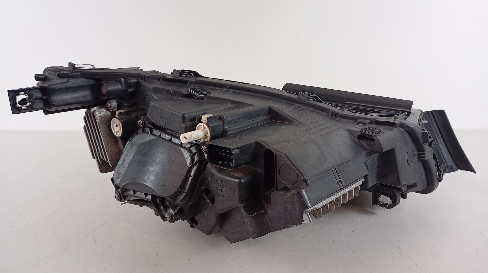 Faro Izq BMW i3 (I01) | 13 -  Imagem-1