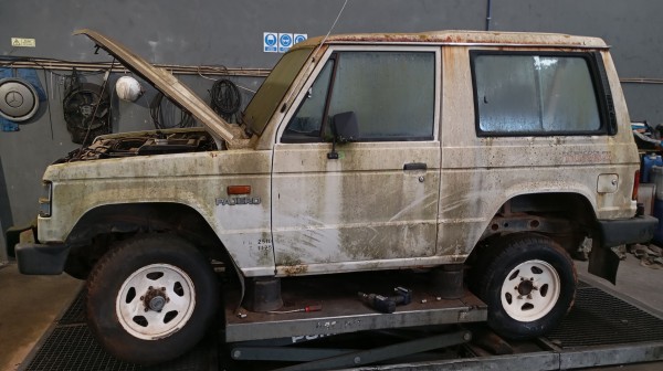 PAJERO CLASSIC  MITSUBISHI PAJERO CLASSIC (V2_W) | 01 - 