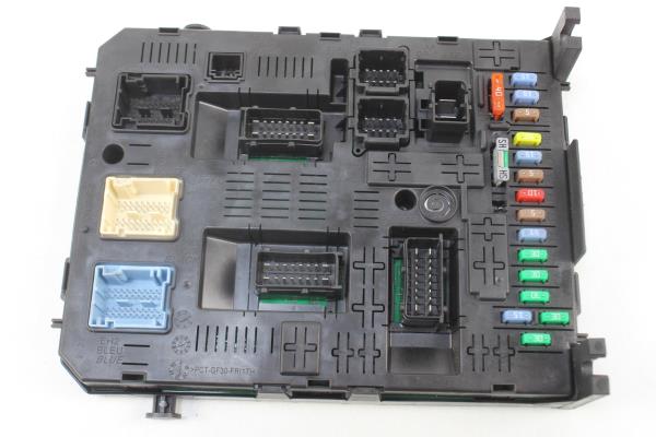 Caixa de Fusíveis Externa PEUGEOT 308 CC (4B_) | 09 - 15 Imagem-5