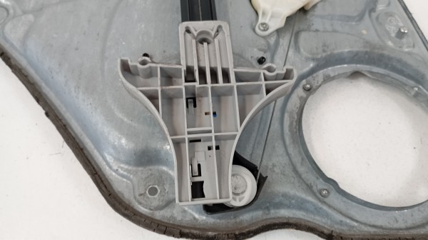 Motor Elevador Vidro Traseiro Direito SKODA OCTAVIA 1.9D Imagem-8