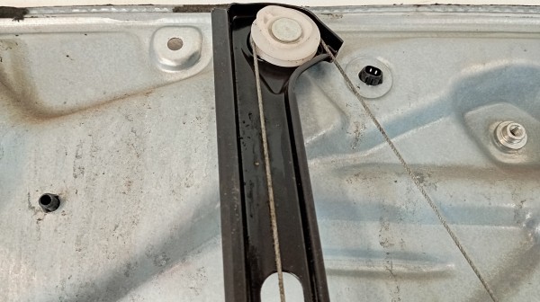 Motor Elevador Vidro Traseiro Direito SKODA OCTAVIA 1.9D Imagem-10