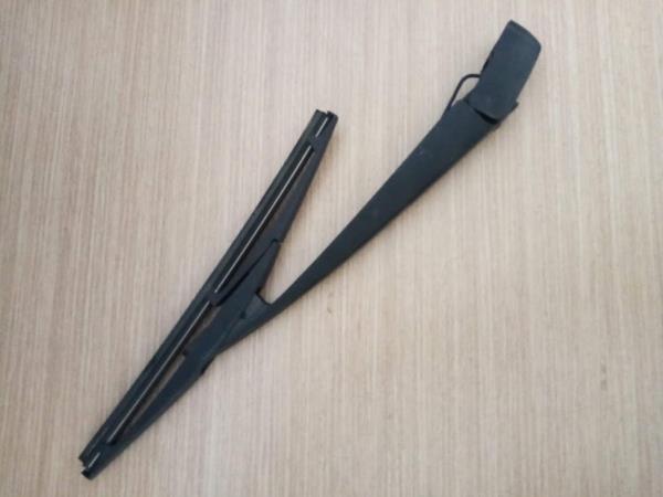 Escova Limpa-Vidros Traseira NISSAN LEAF (ZE0) | 10 - 