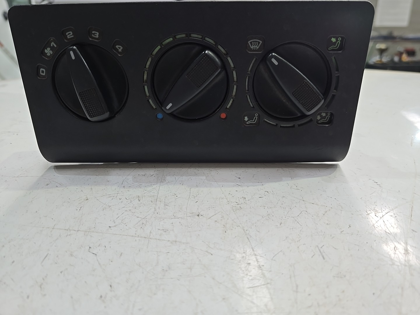 COMANDO DE CHAUFAGEM VOLKSWAGEN POLO (6N1) | 94 - 99 Imagem-1