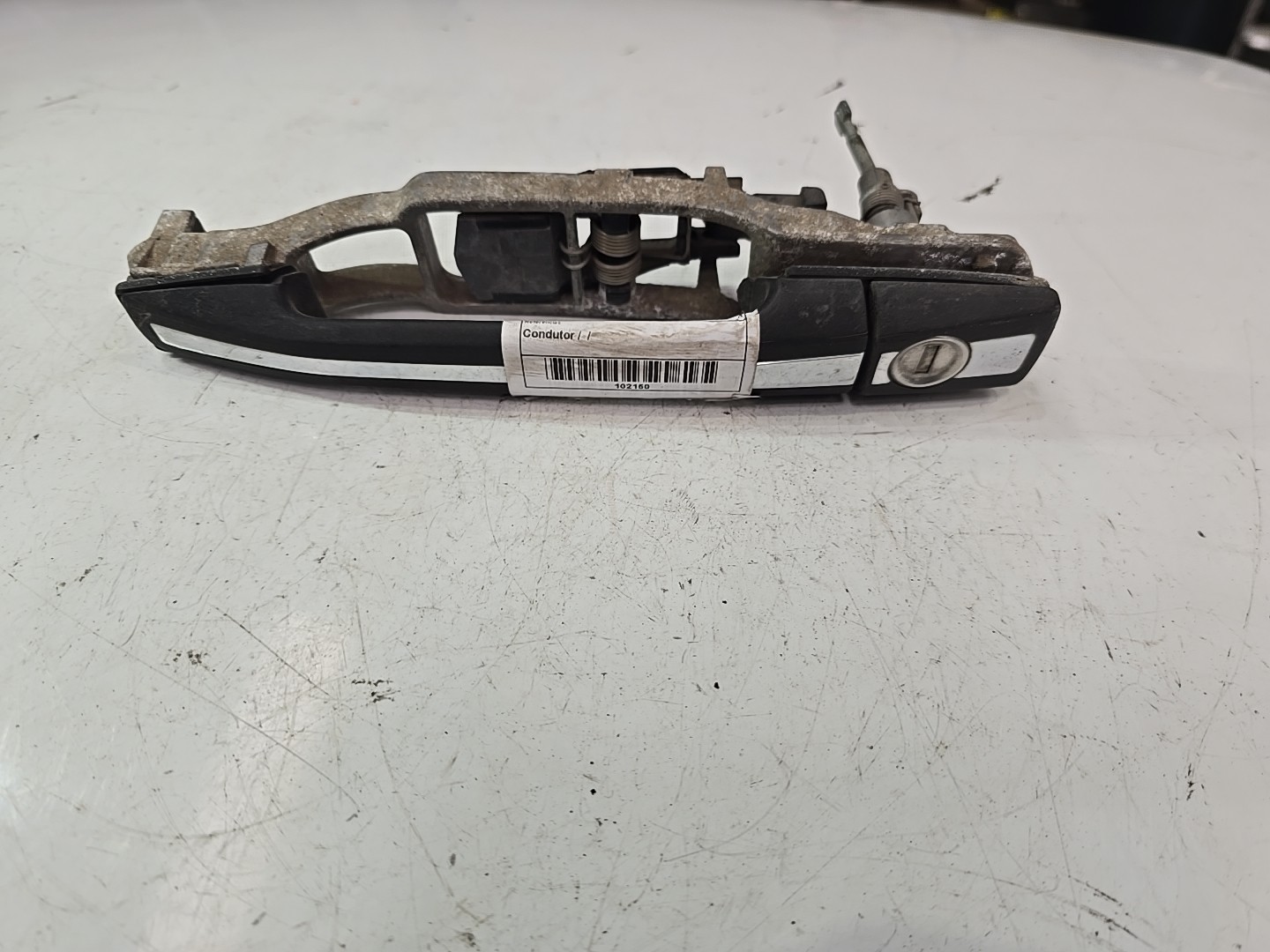 Puxador de Porta Frente Esquerda MERCEDES-BENZ E-CLASS (W124) | 93 - 96 Imagem-4