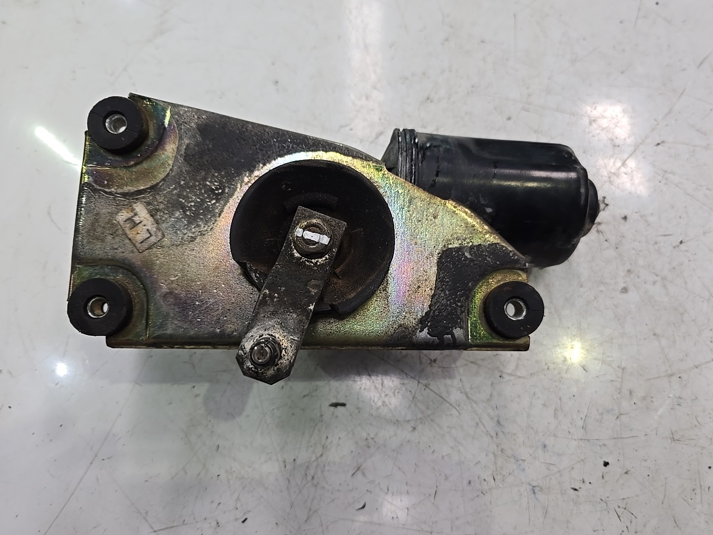 MOTOR LIMPA VIDROS FRENTE OPEL CORSA A Caixa (S83) | 86 - 94 Imagem-3