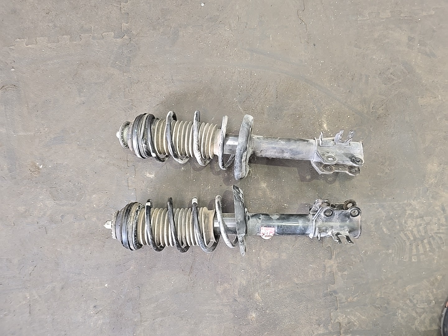 PACK DE SUSPENSÃO / AMORTECEDORES OPEL CORSA D (S07) | 06 - 14 Imagem-1