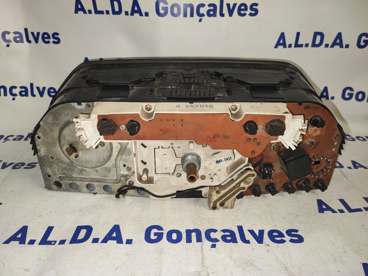 Quadrante MERCEDES-BENZ 190 (W201) | 82 - 93 Imagem-2