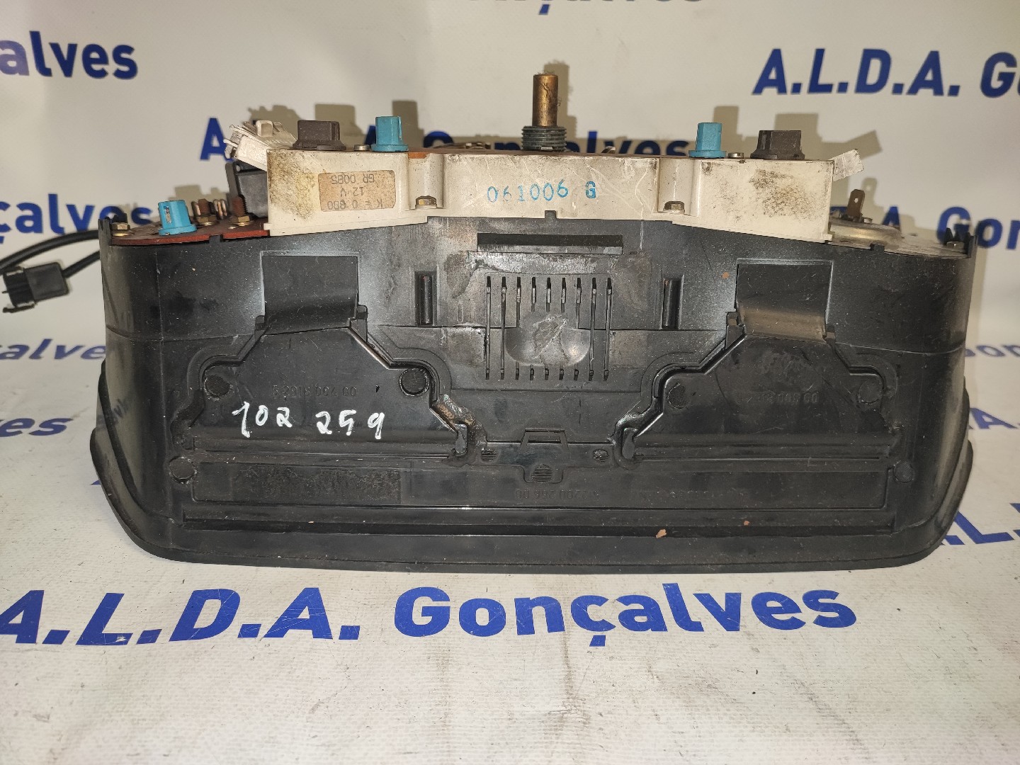 Quadrante MERCEDES-BENZ 190 (W201) | 82 - 93 Imagem-1