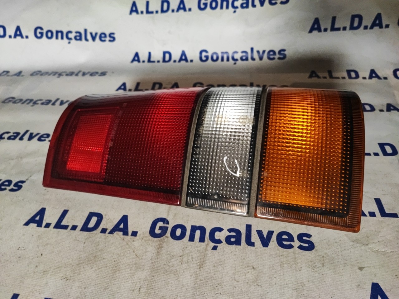 Farolim Stop Dto ISUZU - ID S_2790