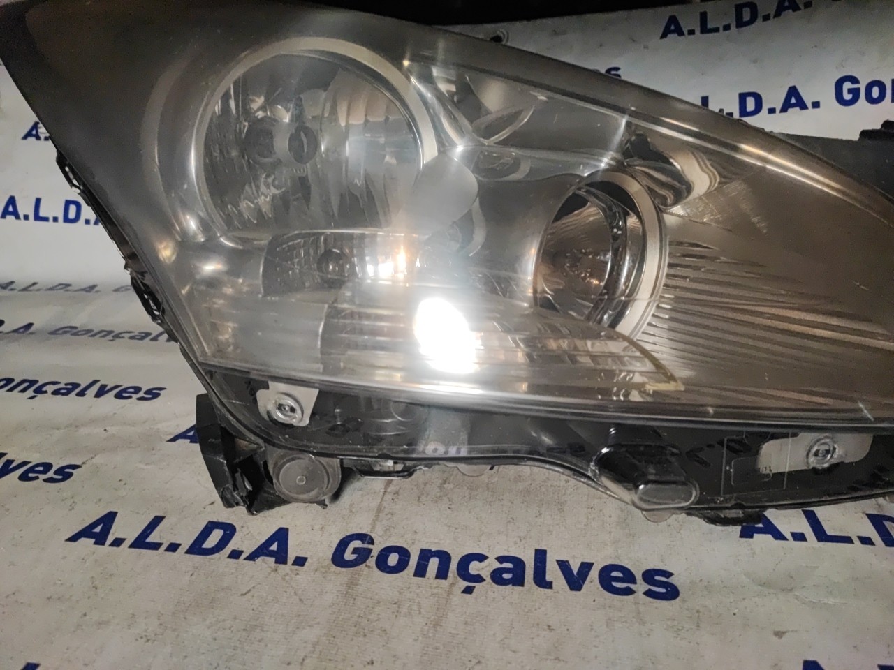 Ótica Esq PEUGEOT - ID S_2797