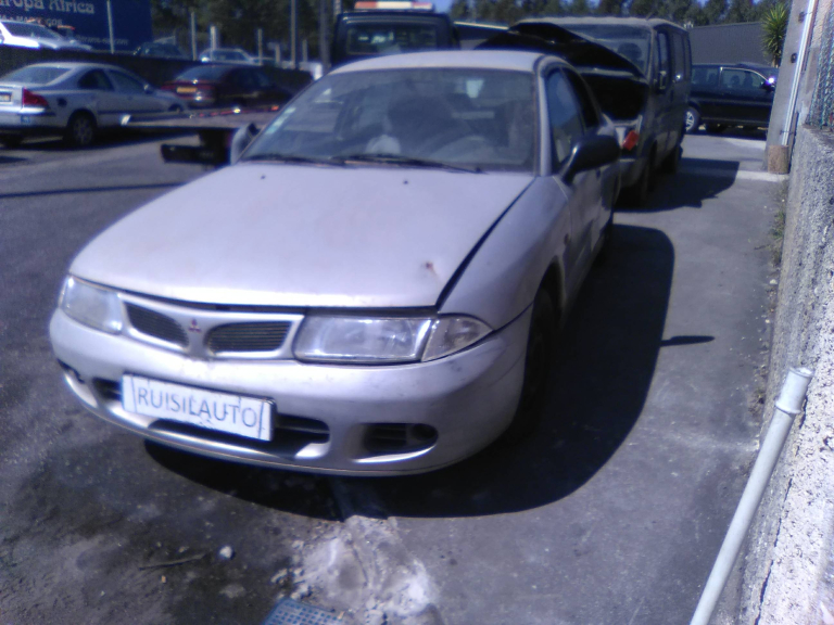 MITSUBISHI CARISMA três volumes 