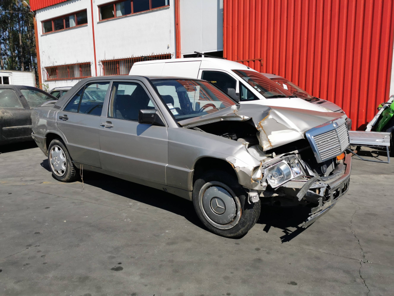 190  MERCEDES-BENZ - ID V_V7344