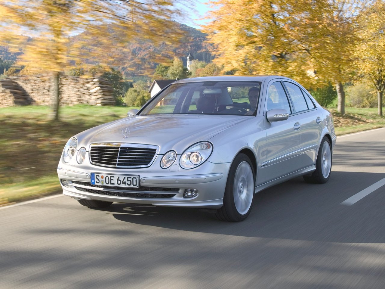 E-CLASS  MERCEDES-BENZ - ID V_V7411