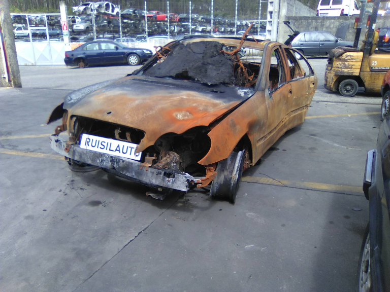 C-CLASS  MERCEDES-BENZ - ID V_V7068