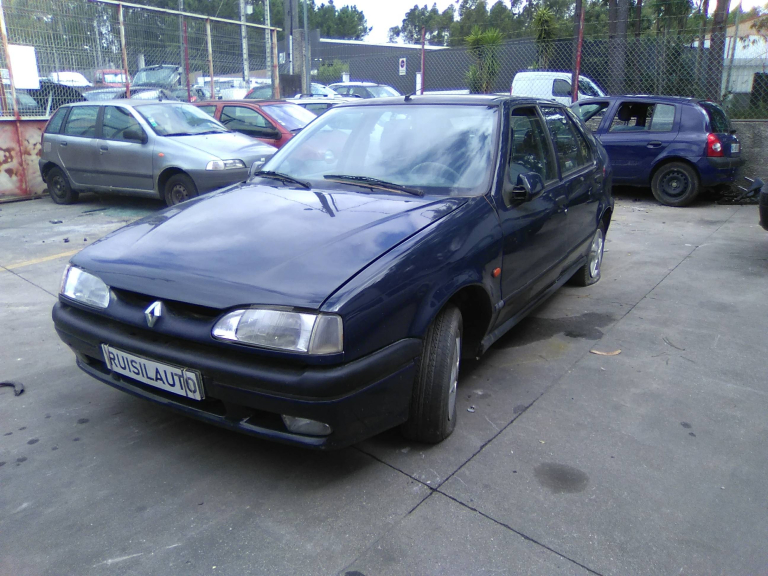 19 II  RENAULT - ID V_V6588
