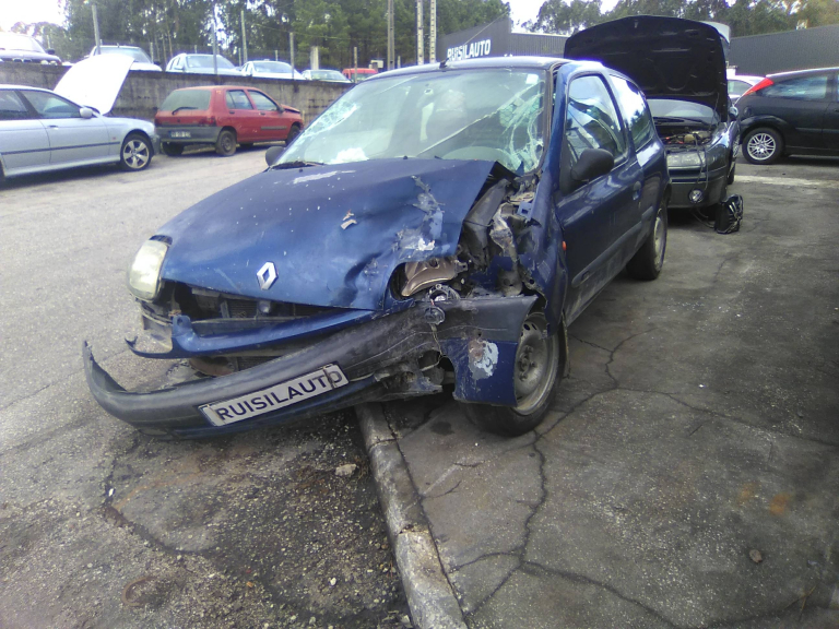 CLIO II  RENAULT - ID V_V7573