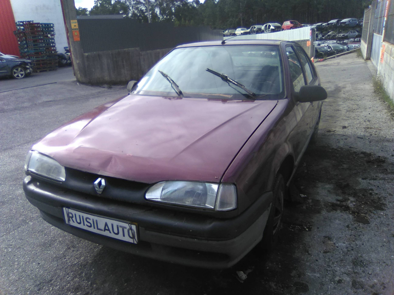 19 II  RENAULT - ID V_V7532