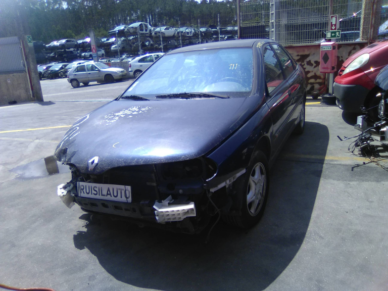 LAGUNA I Grandtour  RENAULT - ID V_V7330