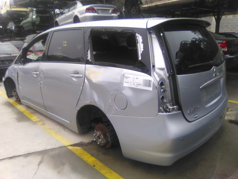 GRANDIS  MITSUBISHI - ID V_V174