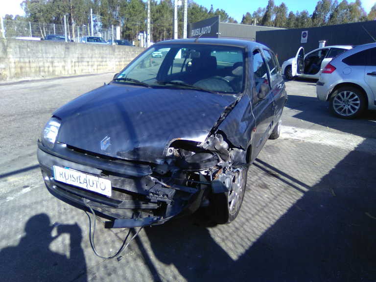 CLIO II  RENAULT - ID V_V6194