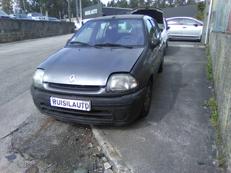 CLIO II  RENAULT - ID V_V7144