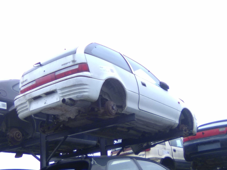 SWIFT II Hatchback  SUZUKI - ID V_V1439