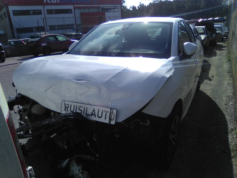 208 II  PEUGEOT - ID V_V7623