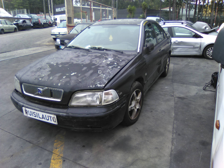 V40 Combi  VOLVO - ID V_V7400