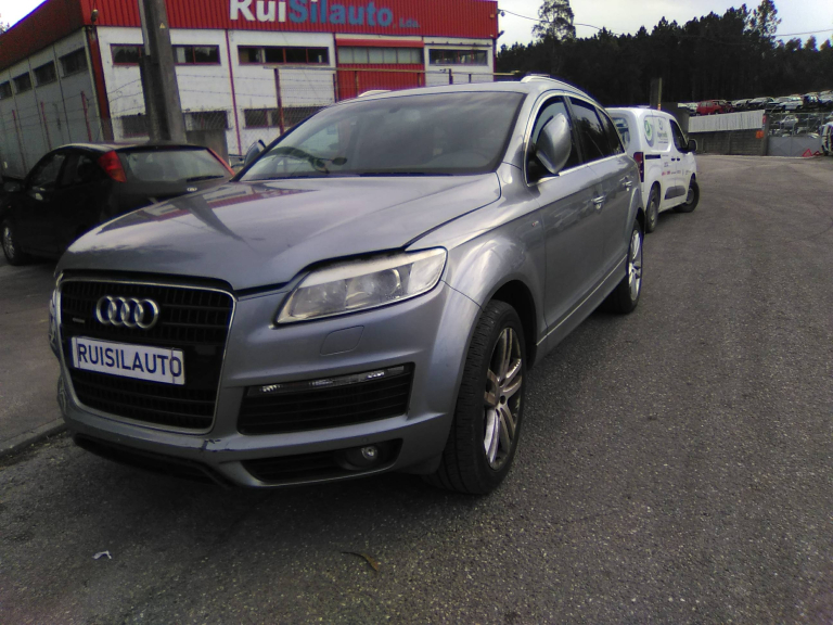 Q7  AUDI - ID V_V6854