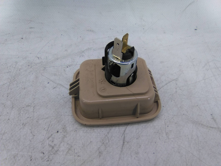 Isqueiro BMW 5 Touring (F11) | 09 - 17 Imagem-1