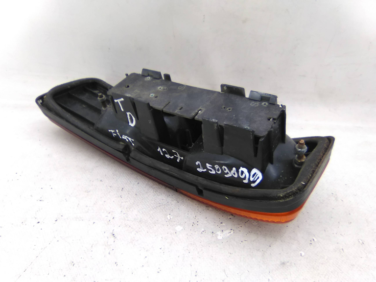 Farolim Trás Painel Direito FIAT 127 (127_) | 71 - 96 Imagem-3