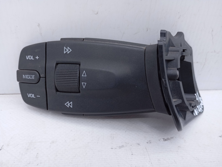 Comutador Radio E/ou Computador Bordo SEAT - ID S_16039642