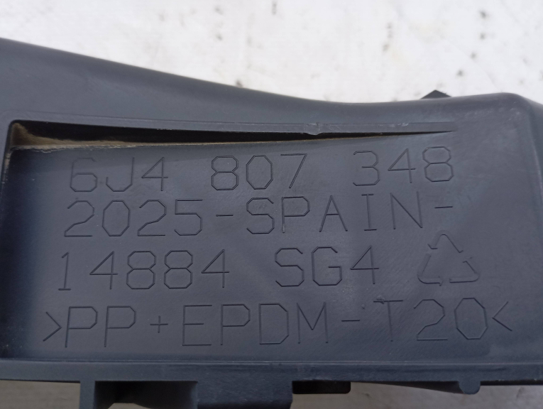 Guia / Encaixe Parachoques Trás Direito SEAT IBIZA IV (6J5, 6P1) | 08 - 17 Imagem-4