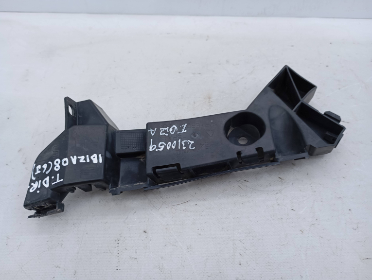 Guia / Encaixe Parachoques Trás Direito SEAT IBIZA IV (6J5, 6P1) | 08 - 17 Imagem-3