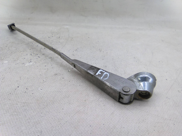 Braço Limpa Vidros Frente Direito FIAT - ID S_22380999