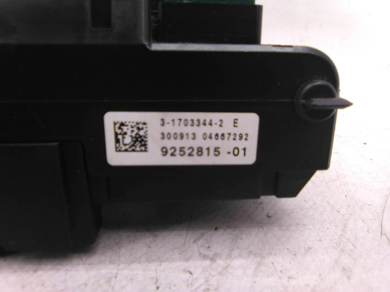 Caixa Fusiveis BMW 5 Touring (F11) | 09 - 17 Imagem-2