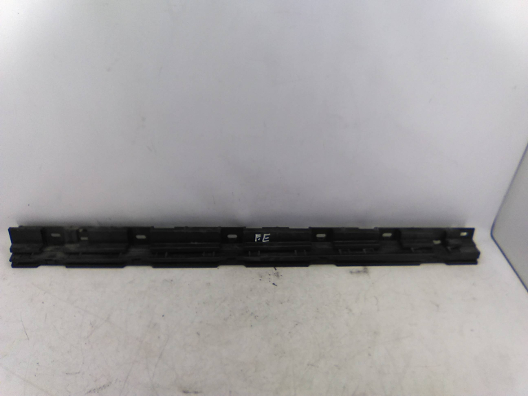 Guia Embaladeira Frente Esquerdo BMW - ID S_16734418