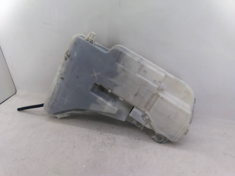 Depósito / Vaso Agua Limpa Vidros Frente BMW - ID S_21053506