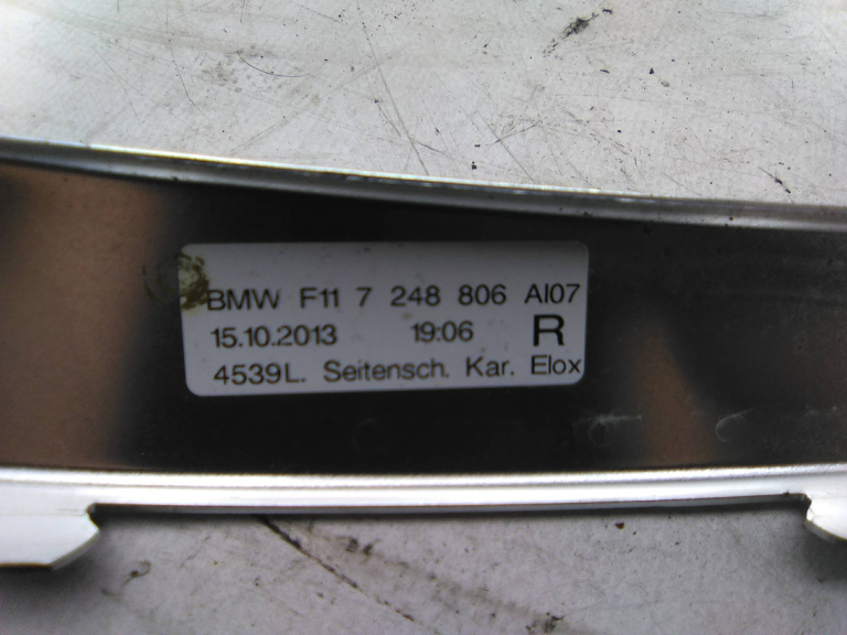 Friso Vidro Painel Trás Direito BMW 5 Touring (F11) | 09 - 17 Imagem-2