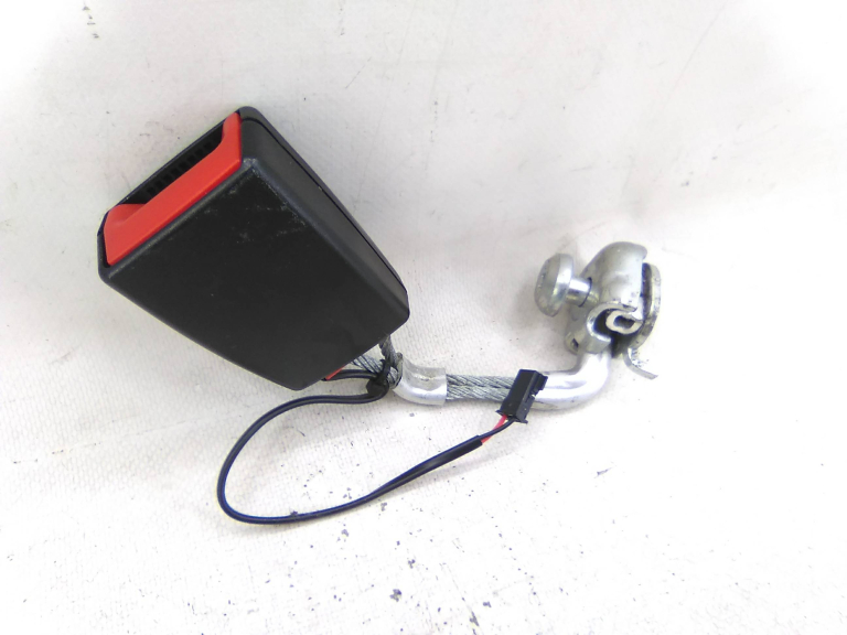 Encaixe Cinto Trás Direito BMW - ID S_21052666