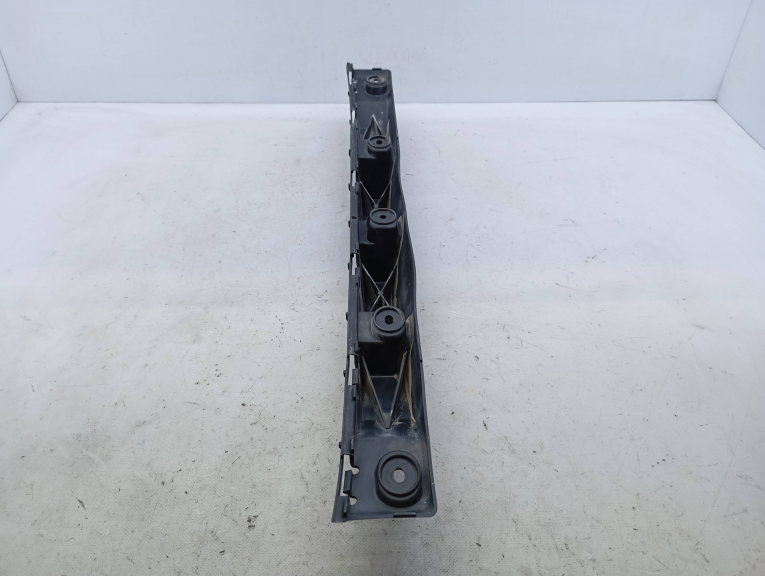 Guia / Encaixe Parachoques Trás Meio SEAT IBIZA IV (6J5, 6P1) | 08 - 17 Imagem-8