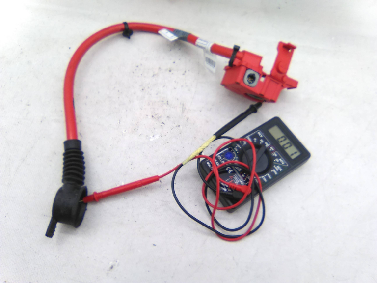 Terminal Positivo Bateria BMW 5 (F10) | 09 - 16 Imagem-2